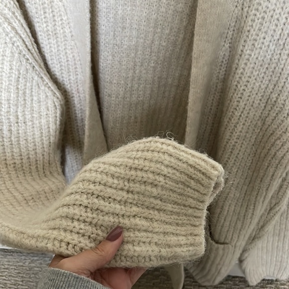 ZARA Chunky Knit Cardigan - great condition, oversized size Small - Picture 5 of 6